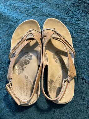 Merrell Women's Braided T-Strap Sandals in Light Brown